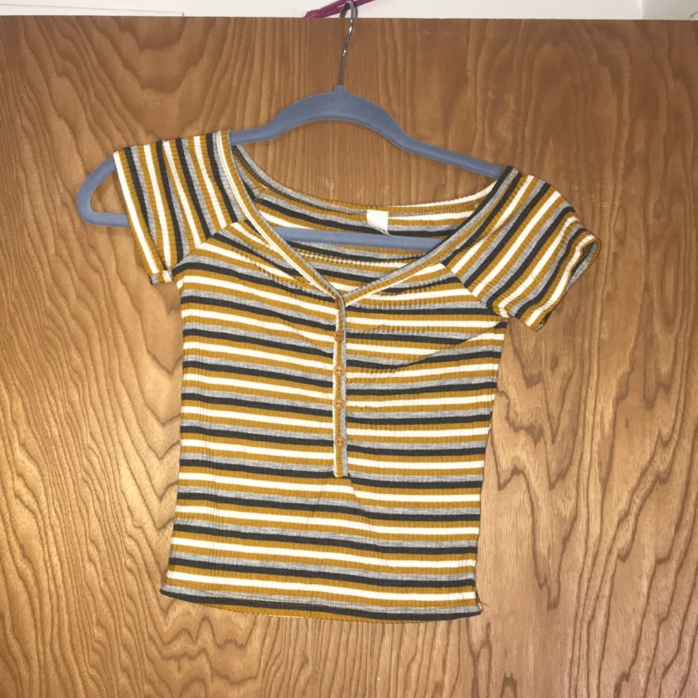 Stripped top